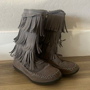 Kids zip up fringe moccasin boots